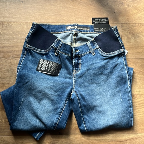 Seven7 Jeans - Picture 3 of 5